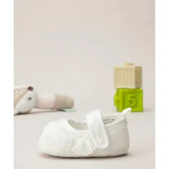 Bailarina de encaje para recién nacida