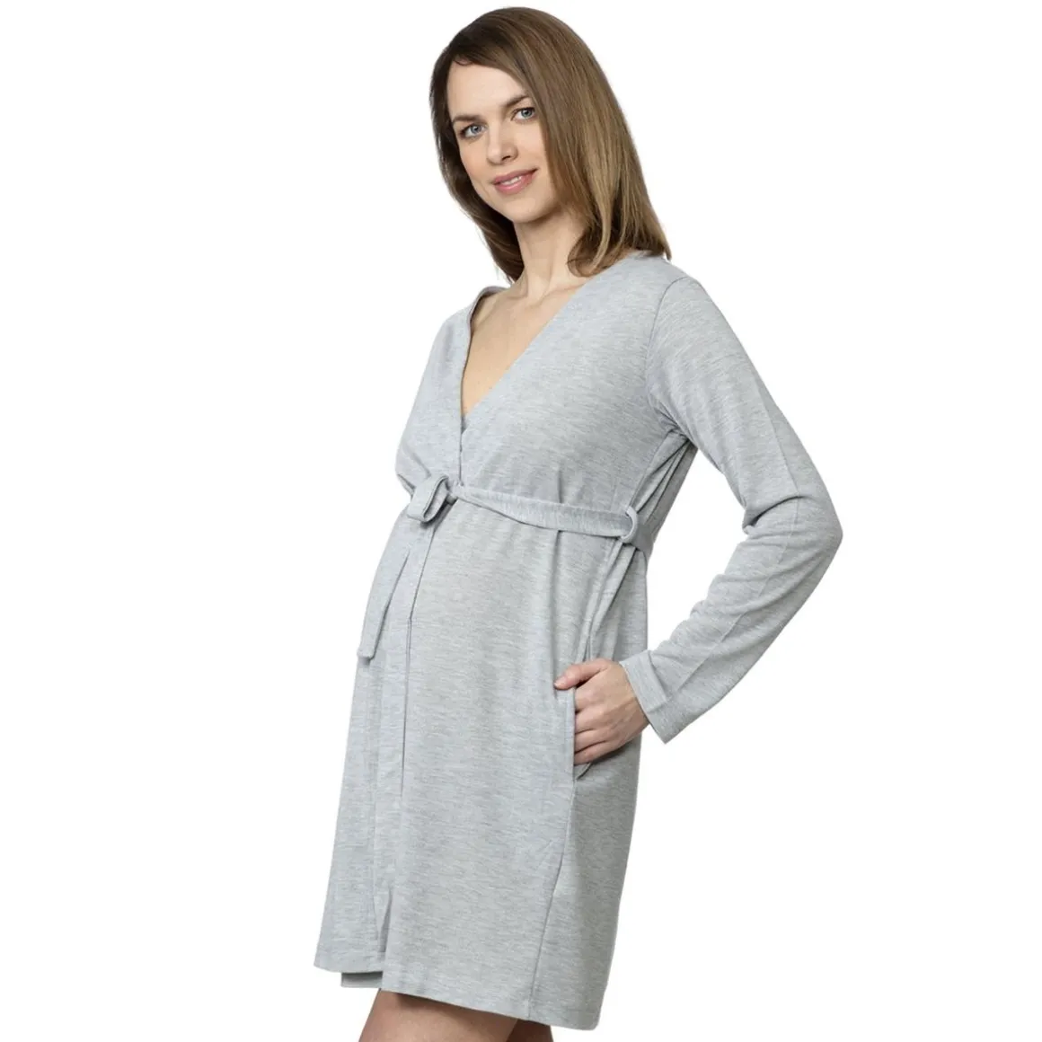 Bata de estar por casa en gris claro: suavidad y estilo