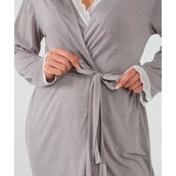 Bata premamá de lactancia con encaje