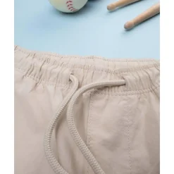 Bermudas beige para niño