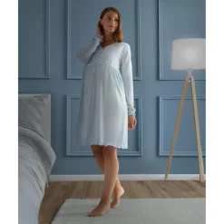 Camisa de noche premamá azul con volantes y lunares