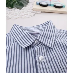 Camisa infantil de rayas blancas/azules