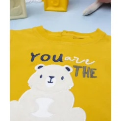 Camiseta bebé amarilla con estampado osito