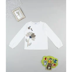 Camiseta blanca con flores niña
