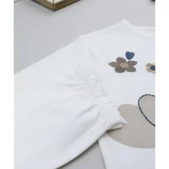 Camiseta blanca con flores niña