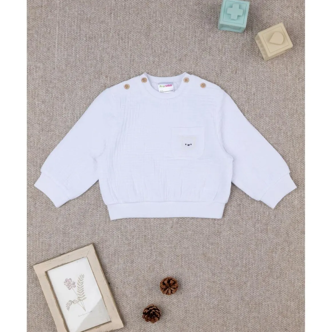 Camiseta blanca de cuello redondo para niño