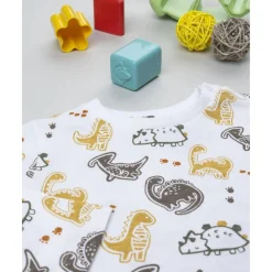 Camiseta blanca de niño con estampado de dinosaurios