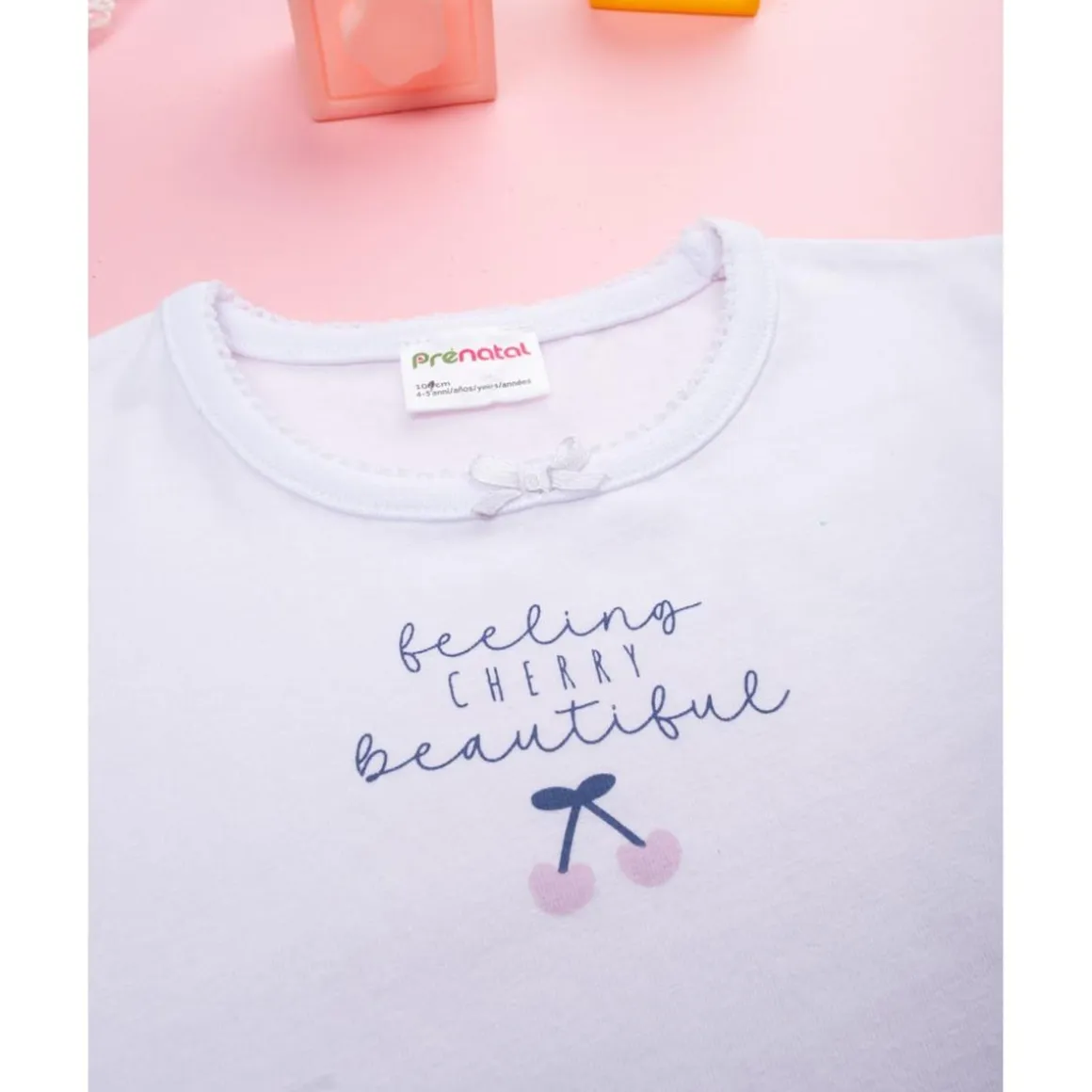Camiseta niña blanca con estampado de cerezas