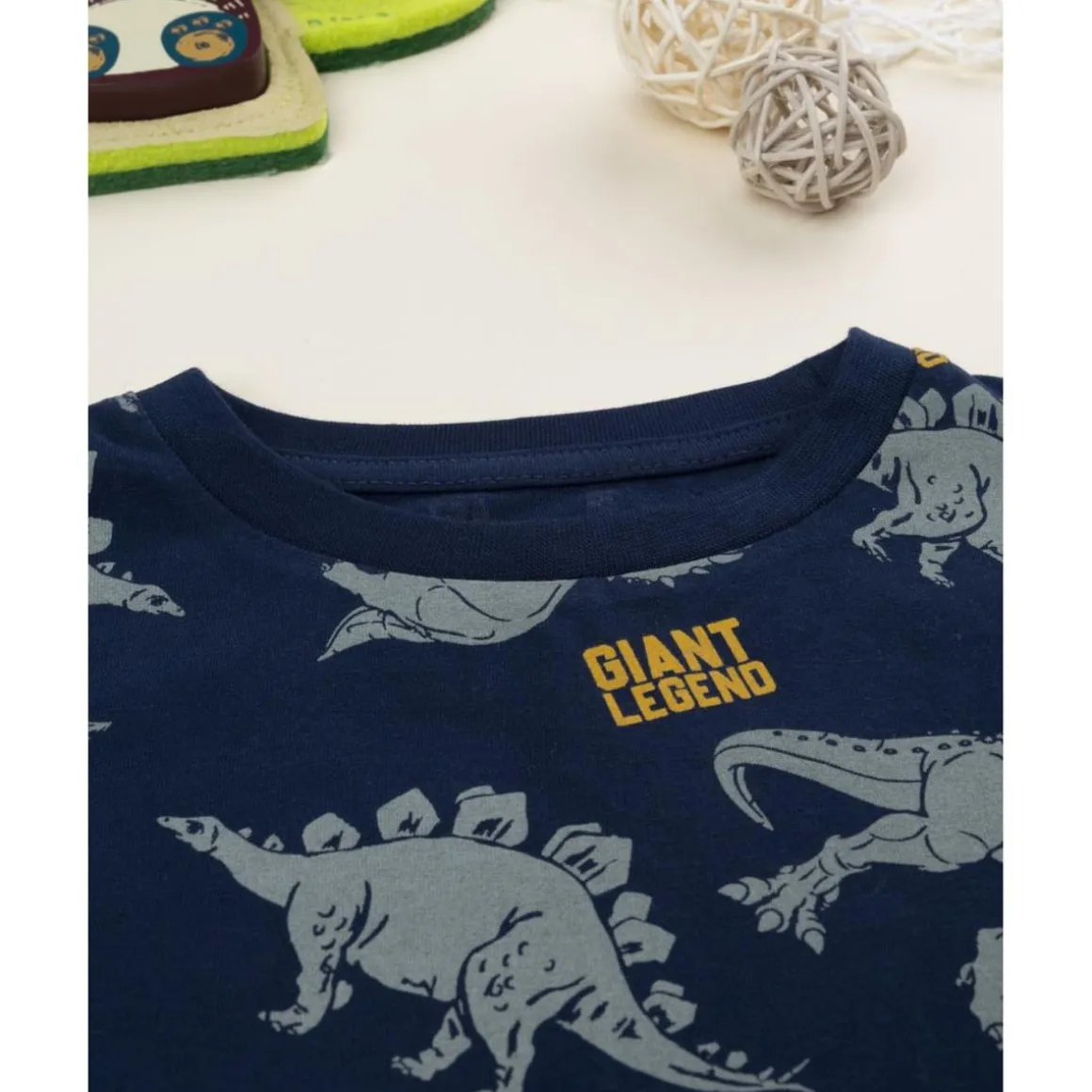 Camiseta niño azul con estampado “Dino Allover”