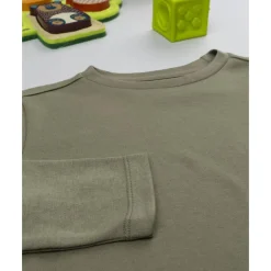 Camiseta verde de manga larga para niño
