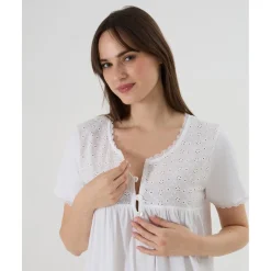 Camisón blanco premamá y de lactancia con detalle Sangallo