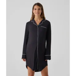 Camisón premamá negro con detalles blancos