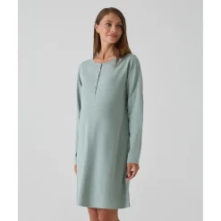 Camisón verde con estampado de lunares