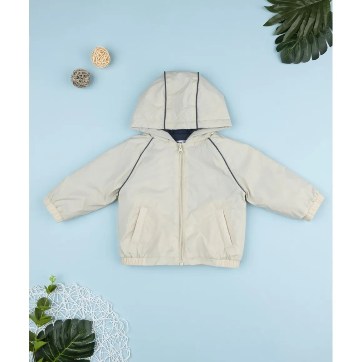 Chaqueta infantil beige en material reciclado