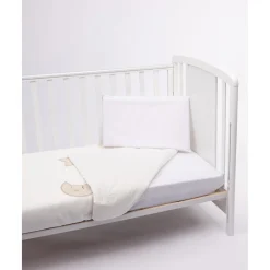 Colcha acolchada con diseño de conejito