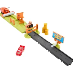 Disney - Cars - Pista de Cars Fuga Trepidante con Accesorios ㅤ