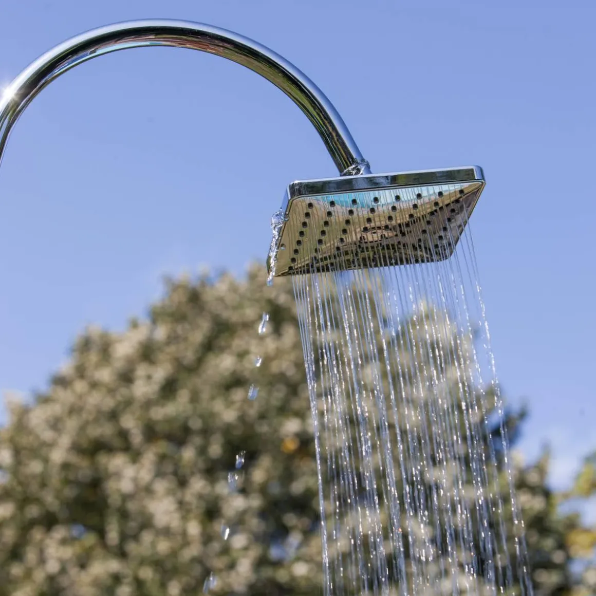 Ducha solar PVC acabado negro 18L