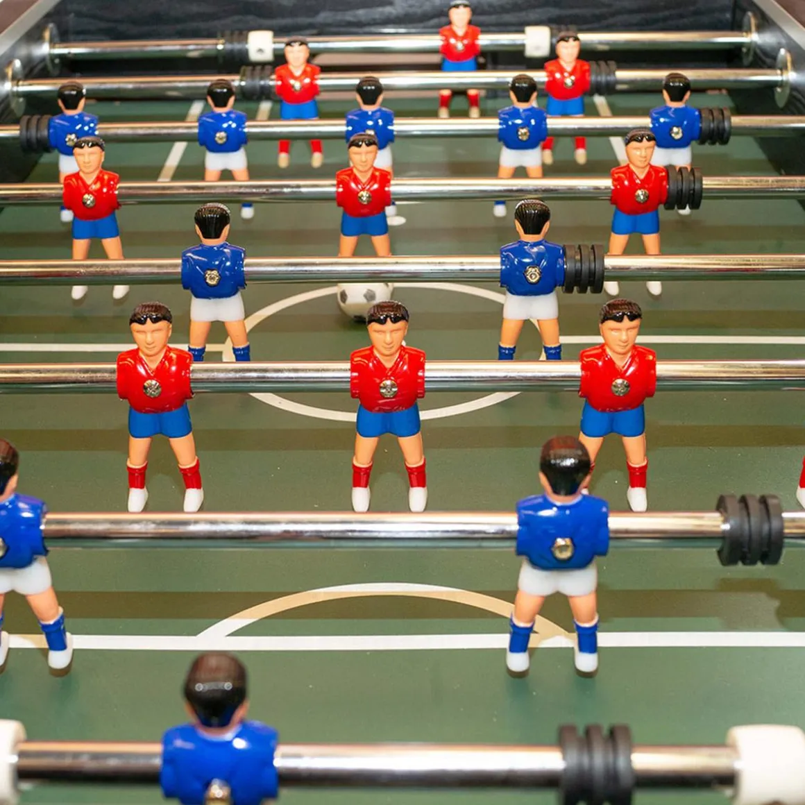 Futbolín Silver con jugadores de piernas abiertas