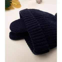 Gorro de lana con pompón de pelo