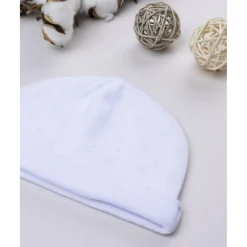 Gorro de recién nacido blanco con estampado allover