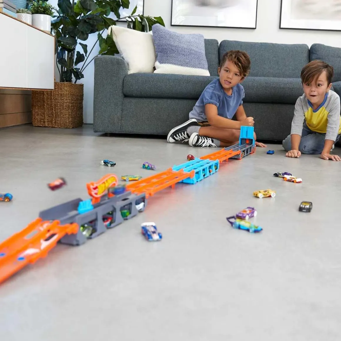 Hot Wheels - Camión de transporte convertible