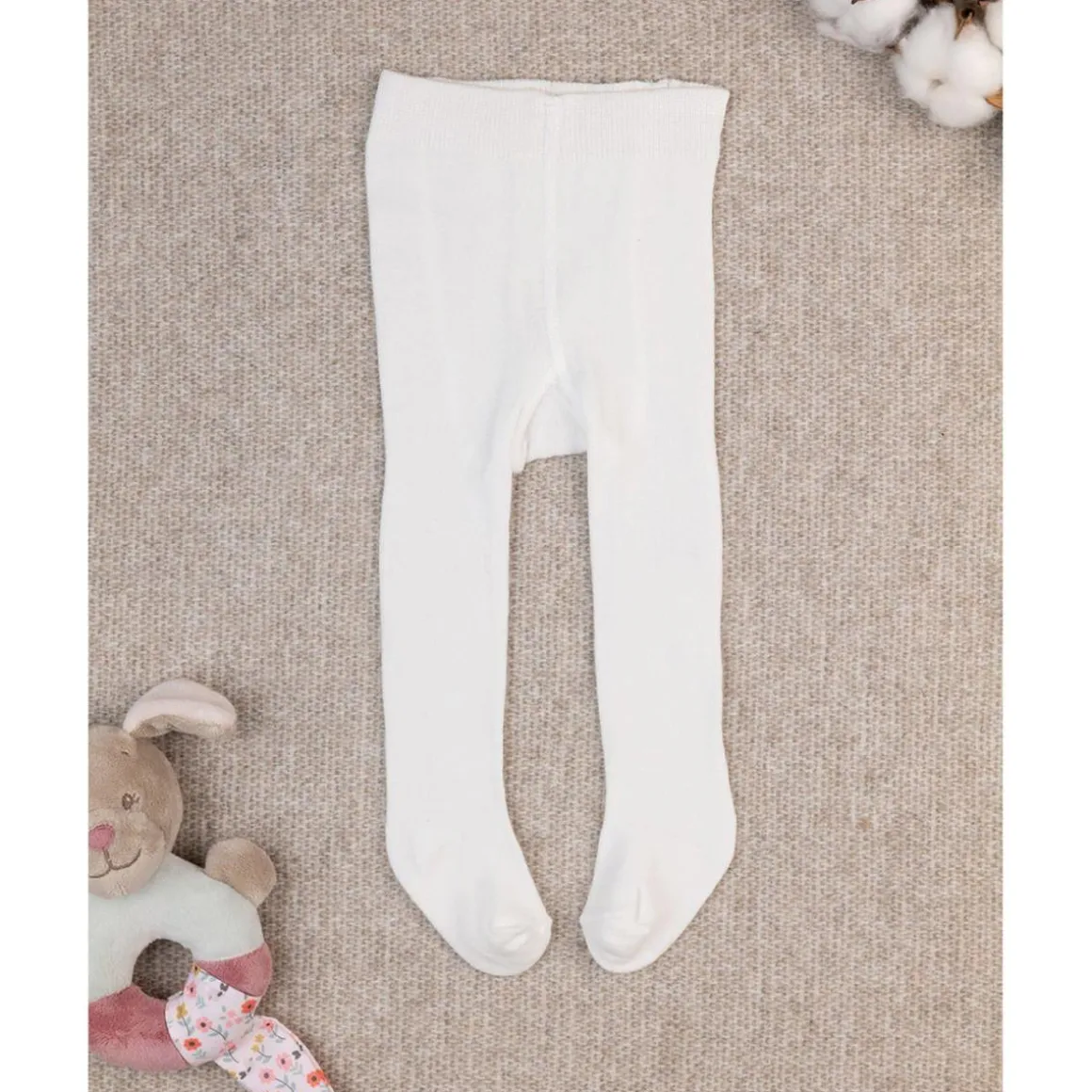 Medias de algodón blancas