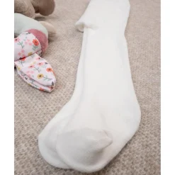 Medias de algodón blancas