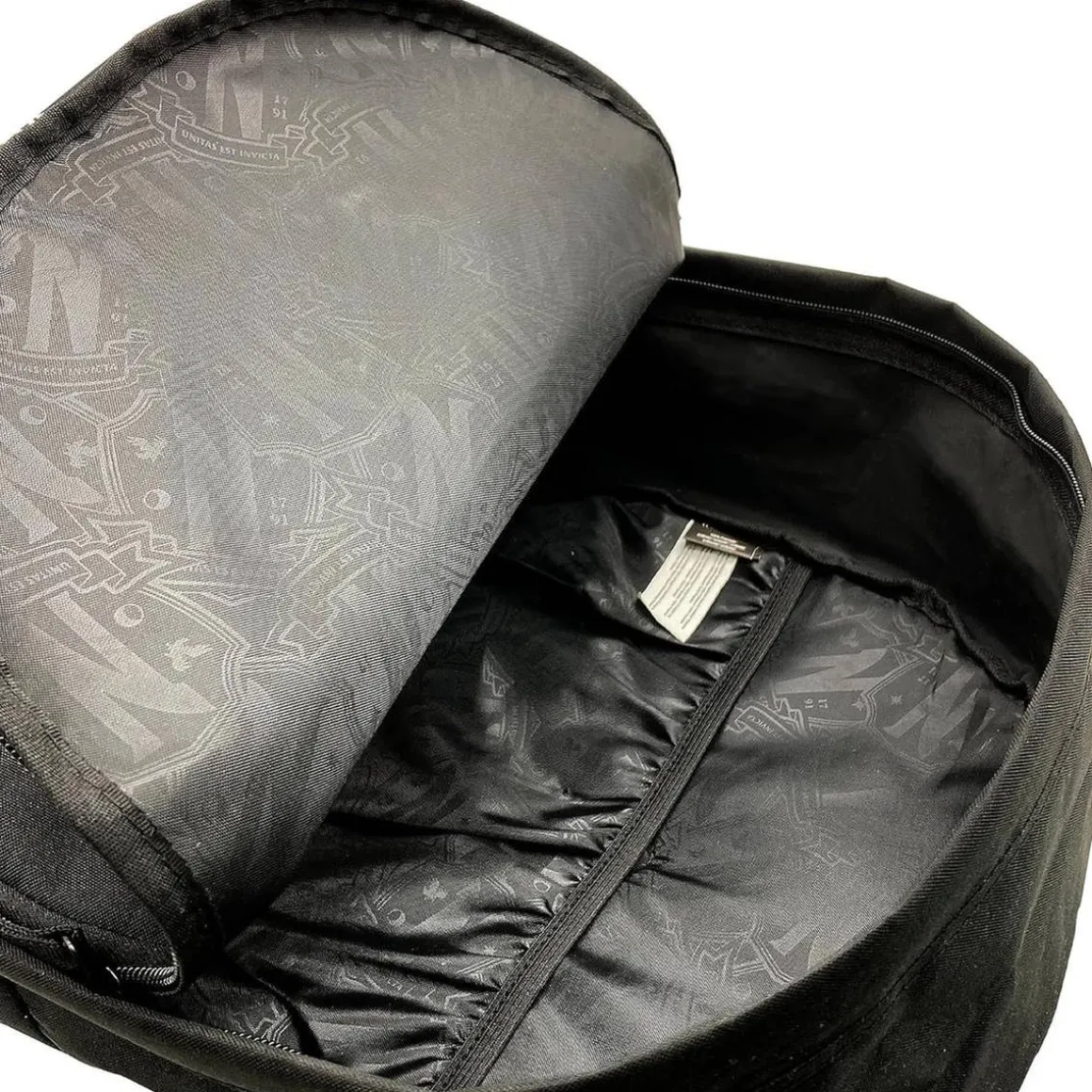 Mochila escolar americana de la serie Wednesday