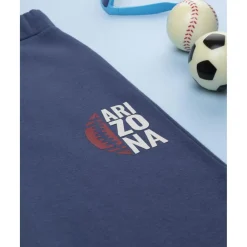 Pantalón azul con estampado para niño