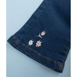 Pantalón campana denim niña con bordados florales