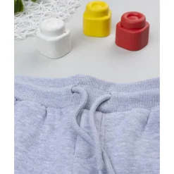 Pantalón gris de niño con estampado Pokémon