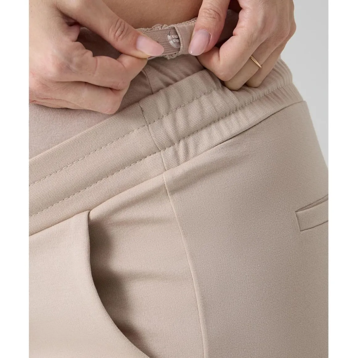 Pantalones premamá jogger beige punto milano