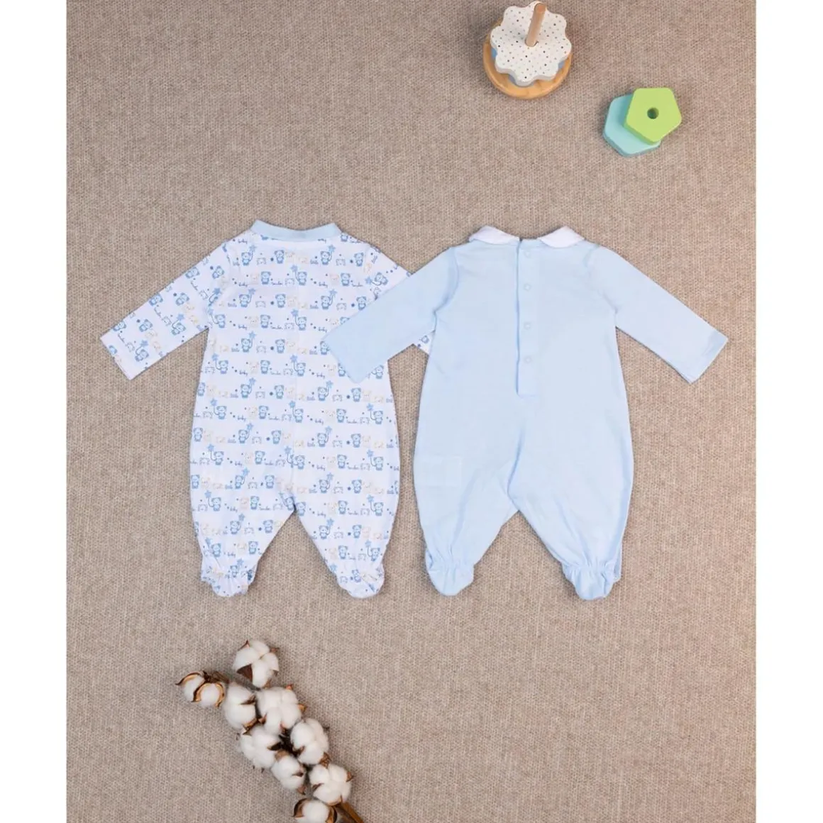 Paquete de 2 mamelucos azules y blancos con estampado de osito
