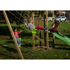 Parque infantil Carlit de madera columpios y tobogán