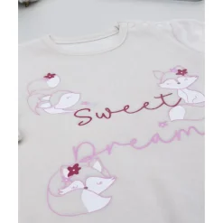 Pijama de niña beige con zorros