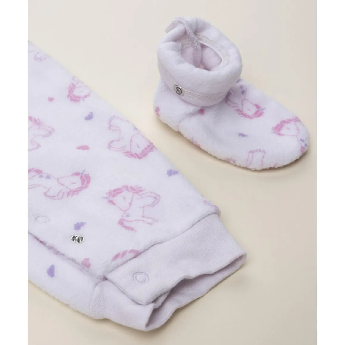 Pijama rosa de unicornios para bebé niña