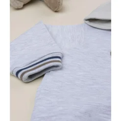 Sudadera gris con capucha y estampado de oso para niño
