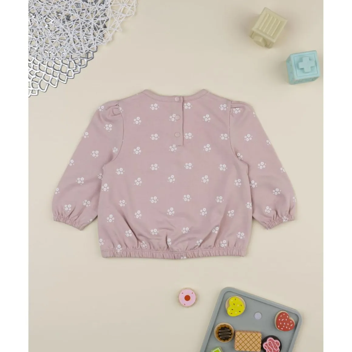 Sudadera niña rosa con flores blancas