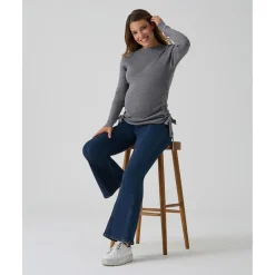 Suéter premamá gris con lazos